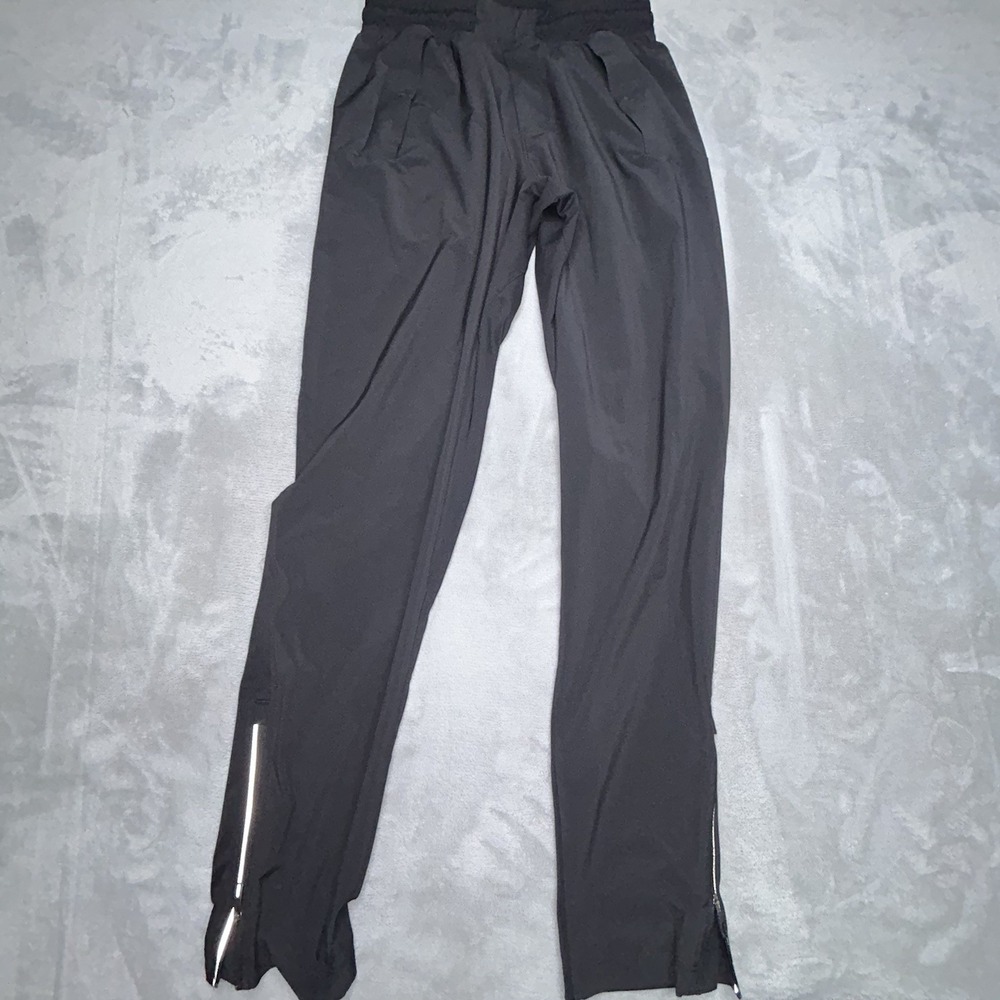 Lululemon Chill Motion Pants Men's size S durable water-repellent (DWR) Black